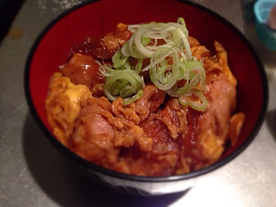 Snapdishの料理写真:すき焼きのたれで親子丼|めぐさん