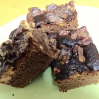 Snapdishの料理写真:Brownie with くるみ|Claudia Iwaneさん