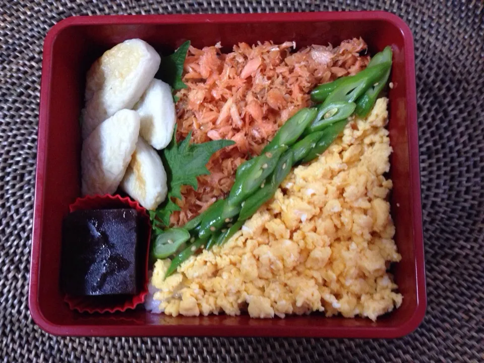 鮭の三色丼弁当|*なおみん*さん