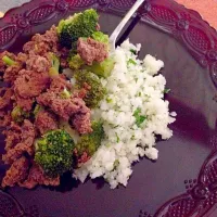 Snapdishの料理写真:Gingered Beef & Broccoli over Jicama Rice|Jonathan Johnsonさん