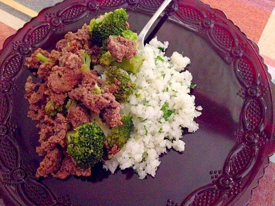 Snapdishの料理写真:Gingered Beef & Broccoli over Jicama Rice|Jonathan Johnsonさん