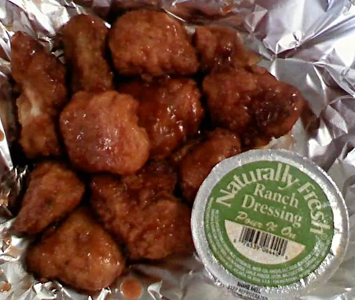 My Daughter grabbed her some Boneless Hot Wings with Ranch Dressing for #Dinner #Chicken #Snack/Teatime 😋 💯 😋|Alisha GodsglamGirl Matthewsさん