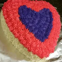 Snapdishの料理写真:Valentine's cake|Samantha Bulginさん