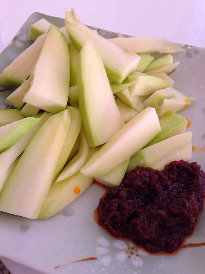 Green mango with spicy shrimp paste❤️|Germaine Español Alab-Kodairaさん