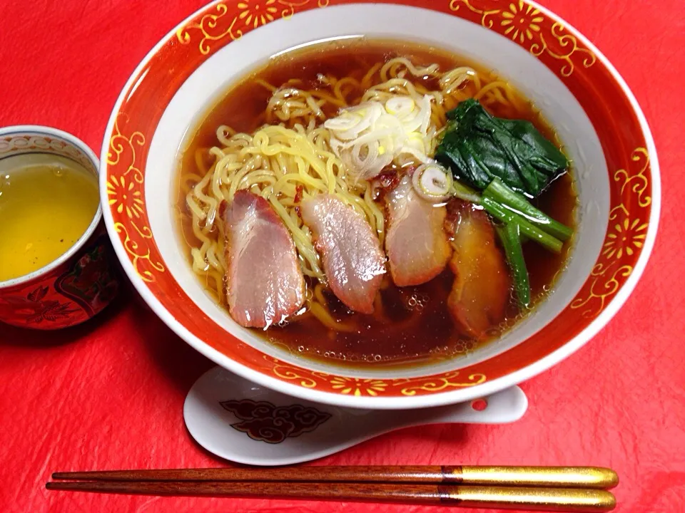 20150218昼食。冷凍しておいた同発の焼豚を入れて焼豚麺。近所で買ってきたカモ出汁のラーメンスープが美味しい。|Keiko Moritaさん