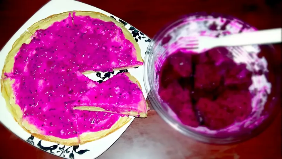 dragonfruit for pancake..😄😄😄|.pb.ry.さん