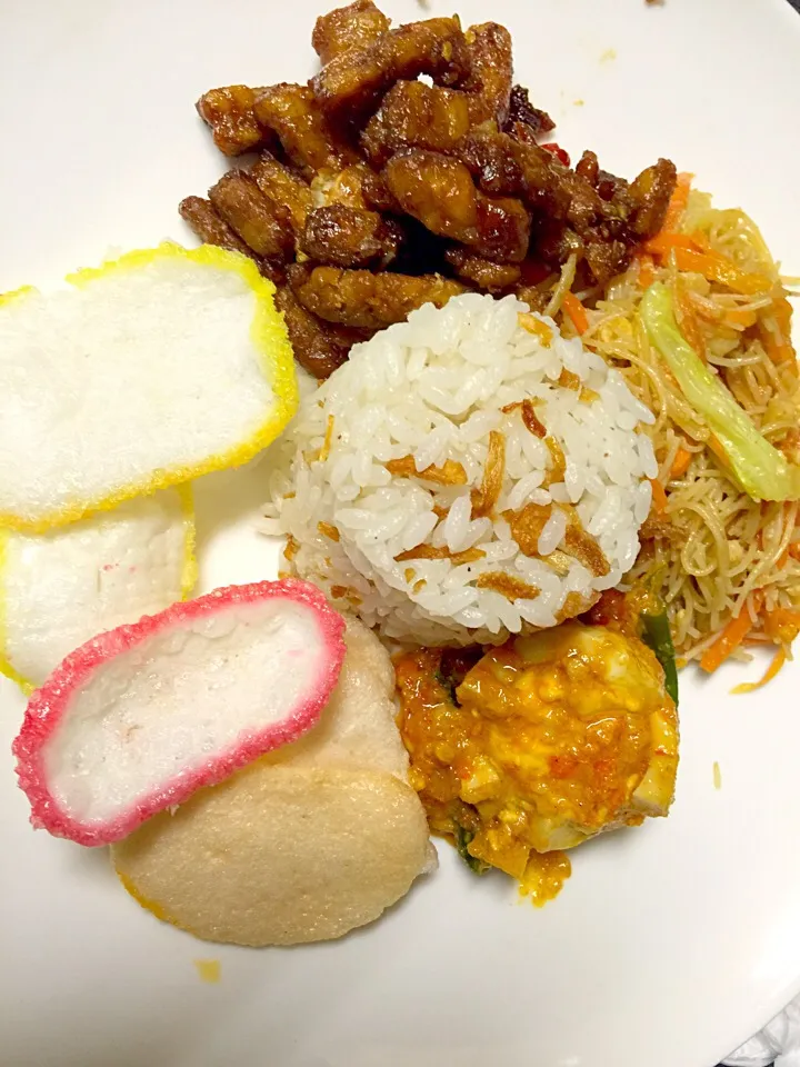 Snapdishの料理写真:Nasi uduk|reviliaさん