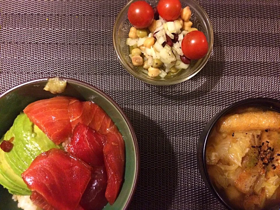 アボカド中とろ丼 ビーンズサラダ お味噌汁|aiさん