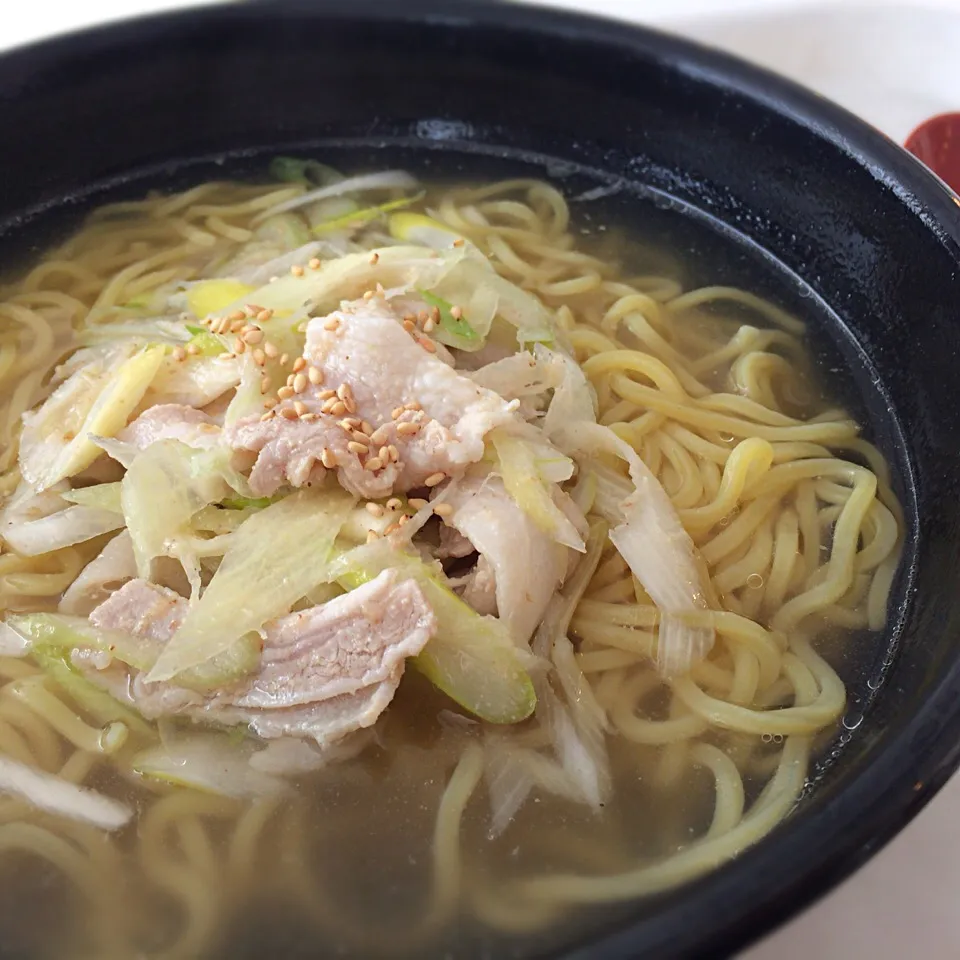 胡麻豚塩ラーメン|さるさん