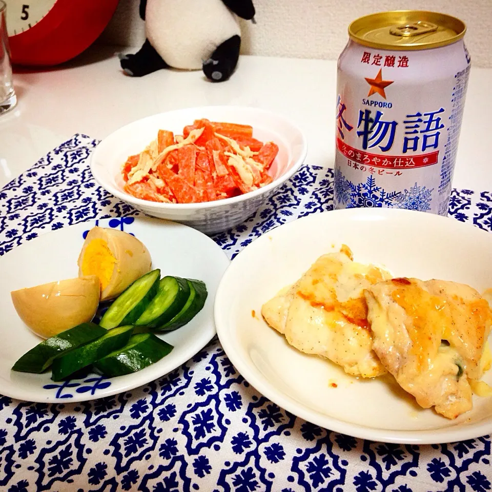 今晩のごはん ささみしそチーズ挟み焼き 漬物 味玉 にんじんサラダ ビール♥︎    独身こじらせ…泣|あさこさん