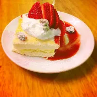 Strawberry Shortcake Cheesecake|Jacoby Greeneさん