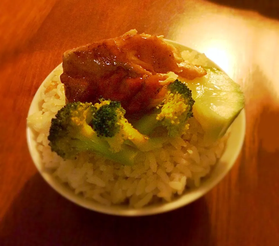 Teriyaki Salmon with Steamed Broccoli and Pickles|Alexさん