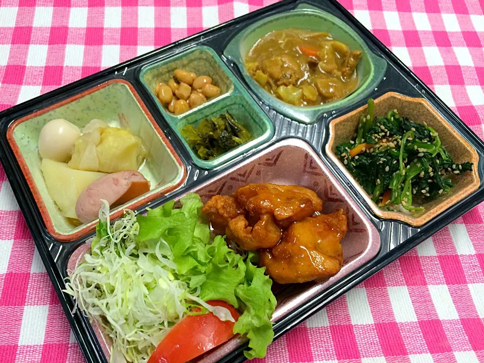 Snapdishの料理写真:おばんざいカレー 日替わり弁当 豊川市宅配|Naokazu Kuritaさん