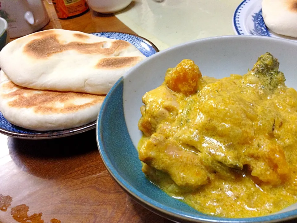 かぼちゃと鶏肉のカレーと手作りナーン♪|なちこさん