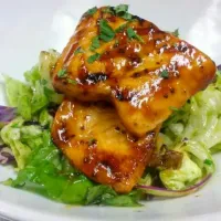 Snapdishの料理写真:bbq salmon salad with cilantro vinn.|travis frederickさん