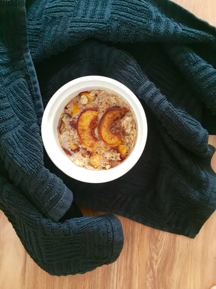 Peach baked oats|laura coluccioさん