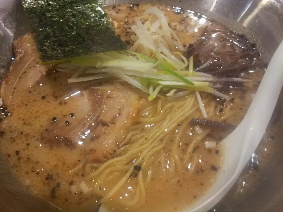 とりとんの豚骨ラーメン☆|けんさん