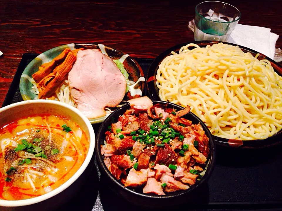 Snapdishの料理写真:つけ麺(味噌)＋ミニチャーシュー丼@麺屋大和(小山市)|大塚寛之さん