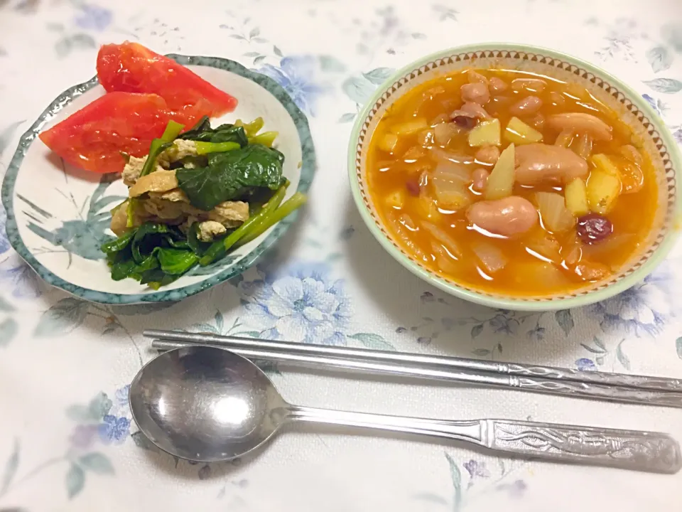 Snapdishの料理写真:お豆のトマトスープと小松菜の油揚げ煮|なっぴさん