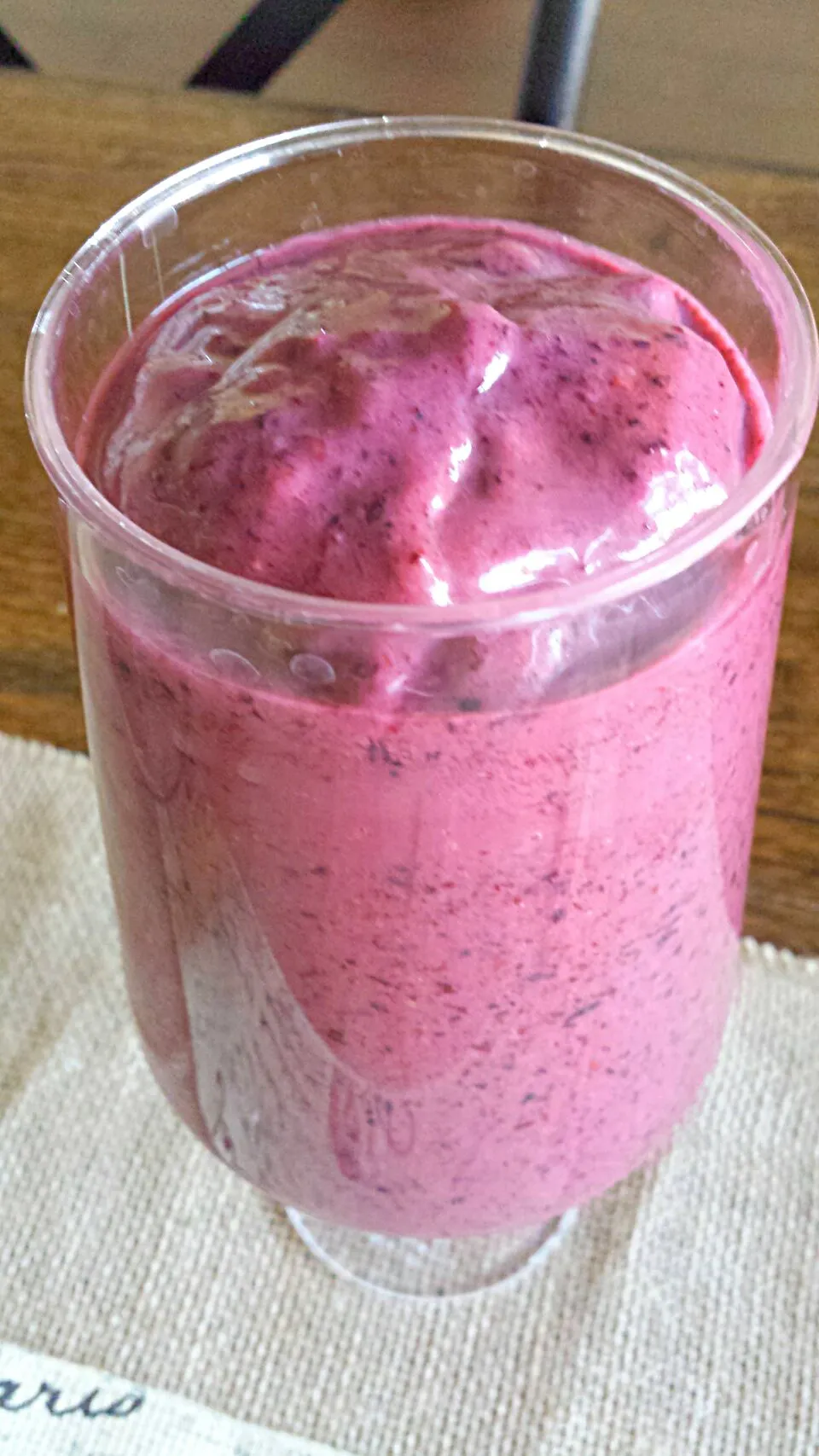 Snapdishの料理写真:Just posted this High Antioxidant and PM relieving smoothie on my youtube channel.  Lisa Washington B'Tyli Natural Skin Therapies.  😙.  It's rich in the key min|lisaさん