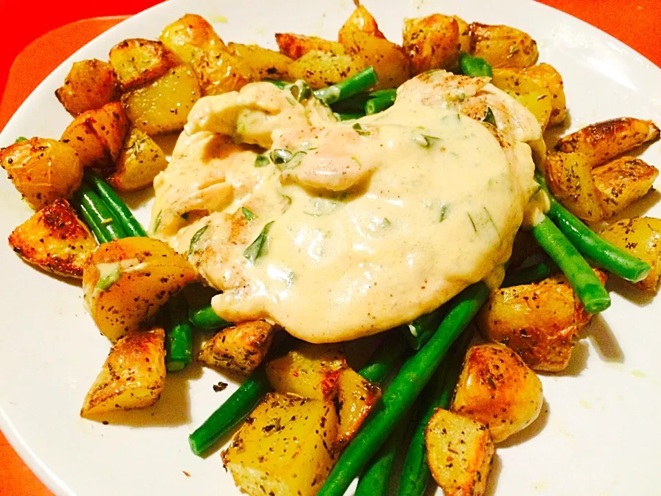 Snapdishの料理写真:Creamy Tarragon Chicken with Crispy Seasoned New Potatoes|Nicole Avisさん