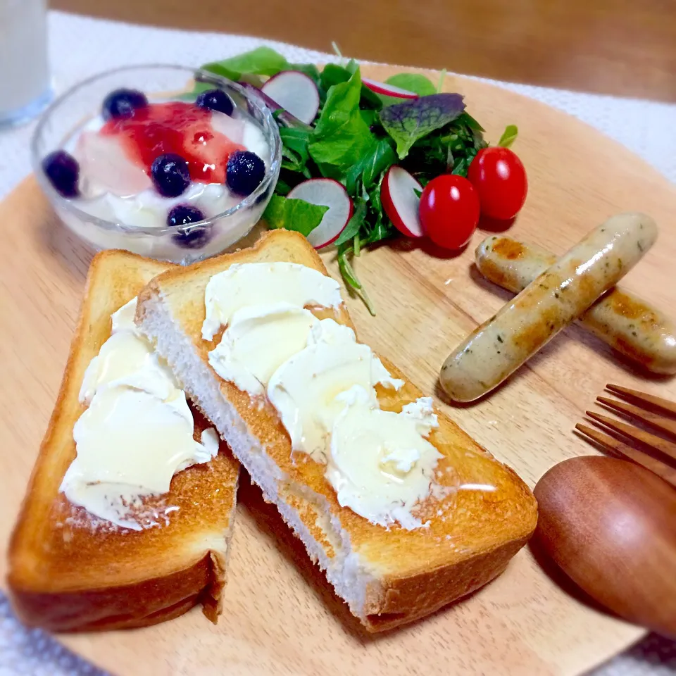 クリチ&蜂蜜トースト朝食♡|🍎ゆかりんご🍎さん