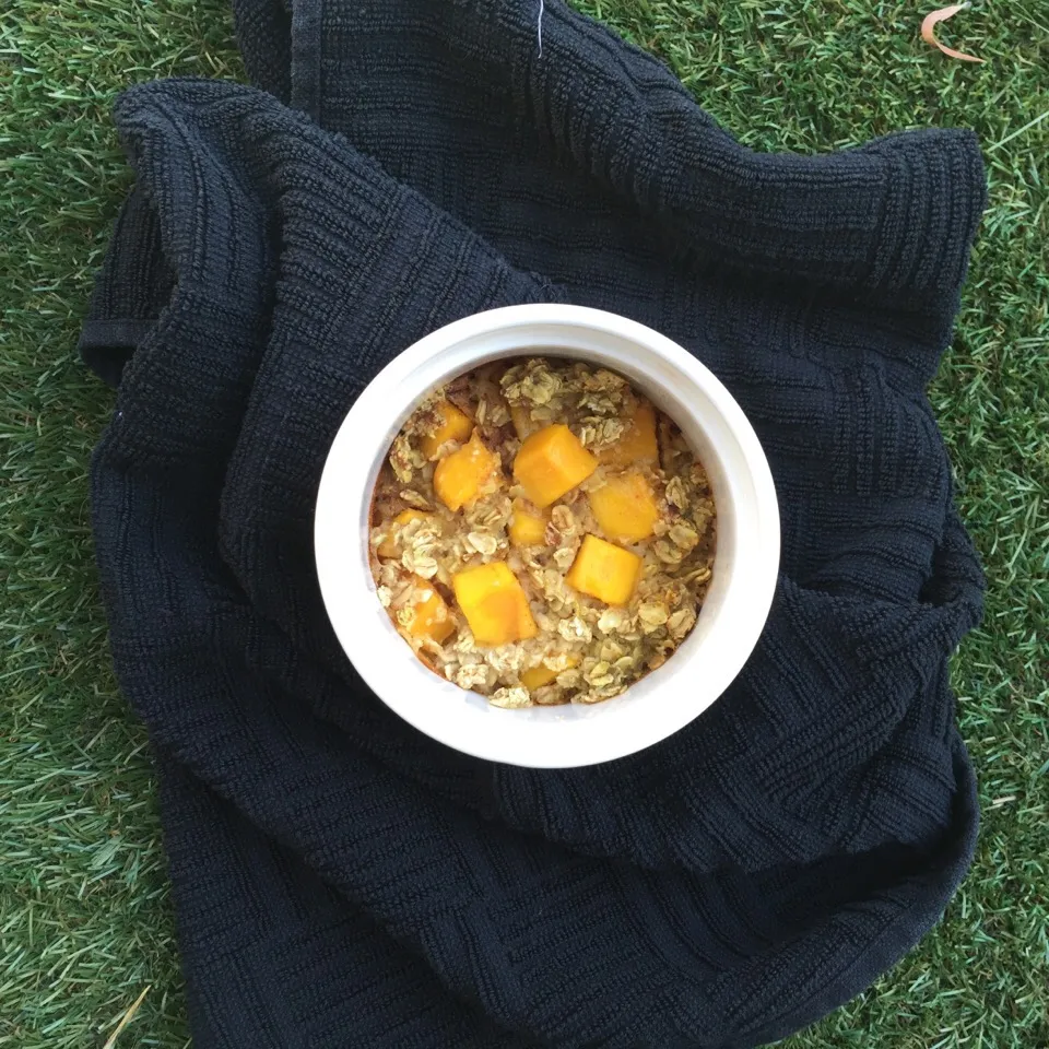 Mango-lemon baked oats|laura coluccioさん