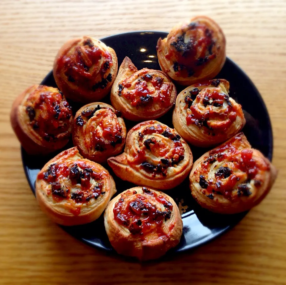 Bitesize Black Pudding & Lancashire Cheese Danish Pastries with Tomato Chutney Glaze|Peter Winklerさん