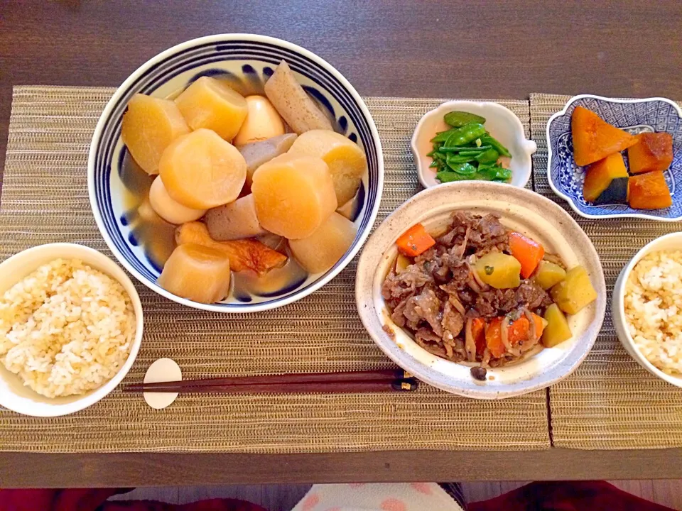 Snapdishの料理写真:おでん  プルコギ肉じゃが   絹サヤの中華炒め   カボチャの煮物|NAKATAさん