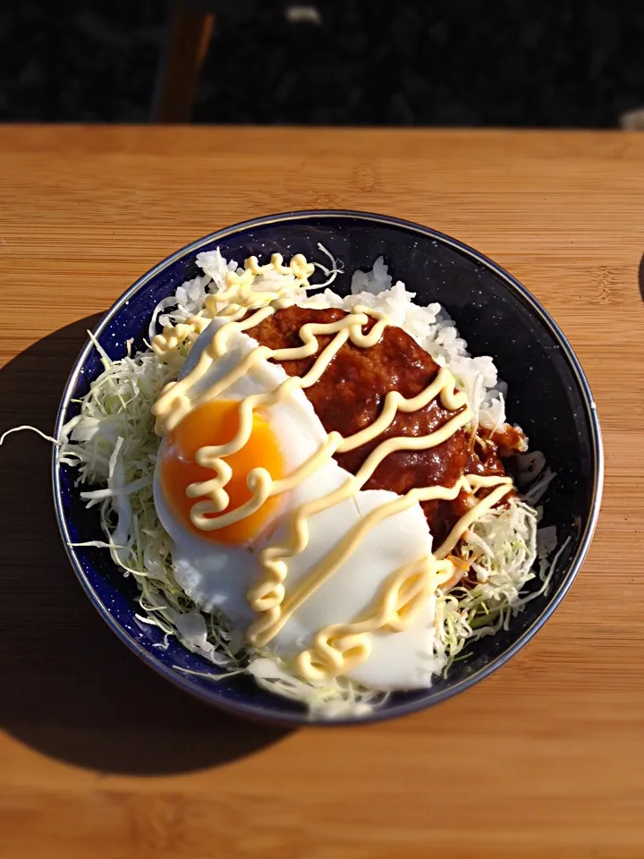 キャンプ飯♪ロコモコ丼|みっさんさん