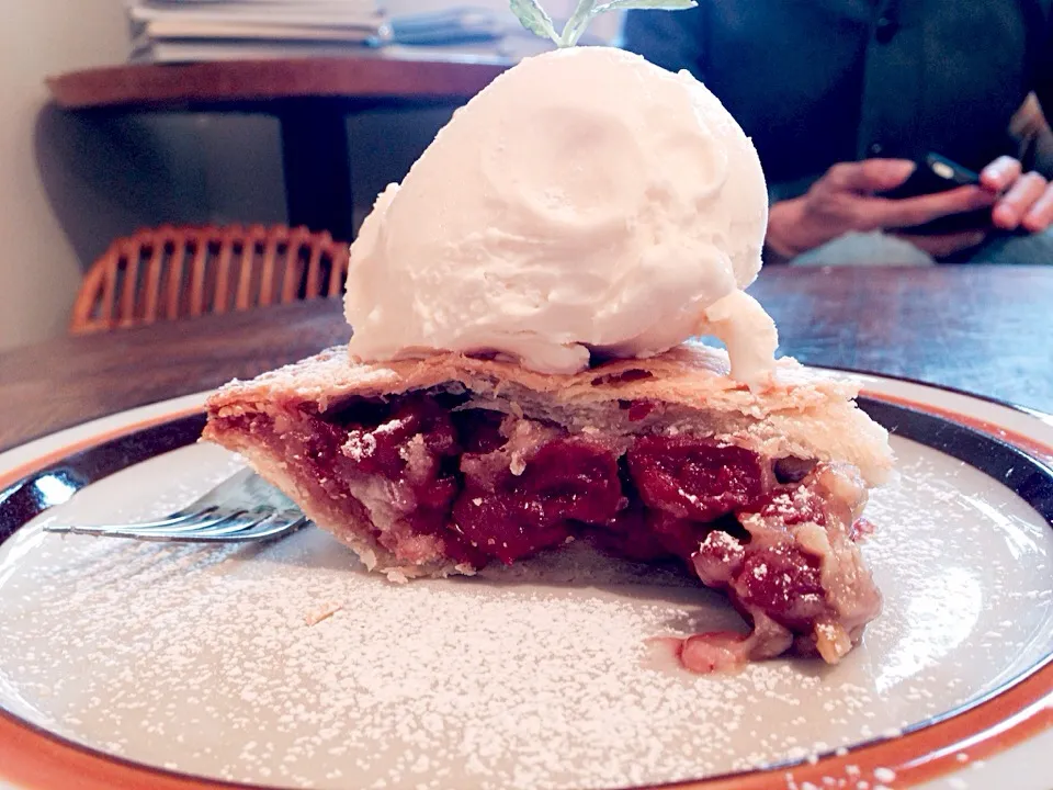 Cherry Pie|Kirsten Adachiさん