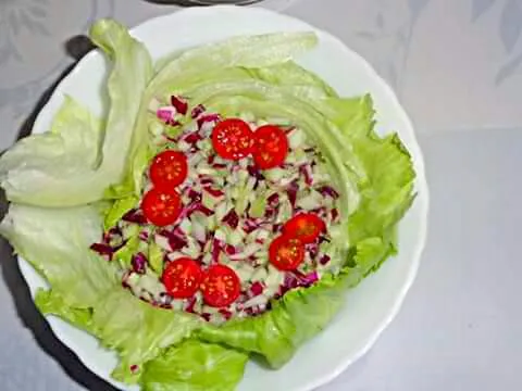 Snapdishの料理写真:green salad with cherry tomatoes, red cabbage and mustard dressing #Healthy #Low fat|Madhumita Royさん