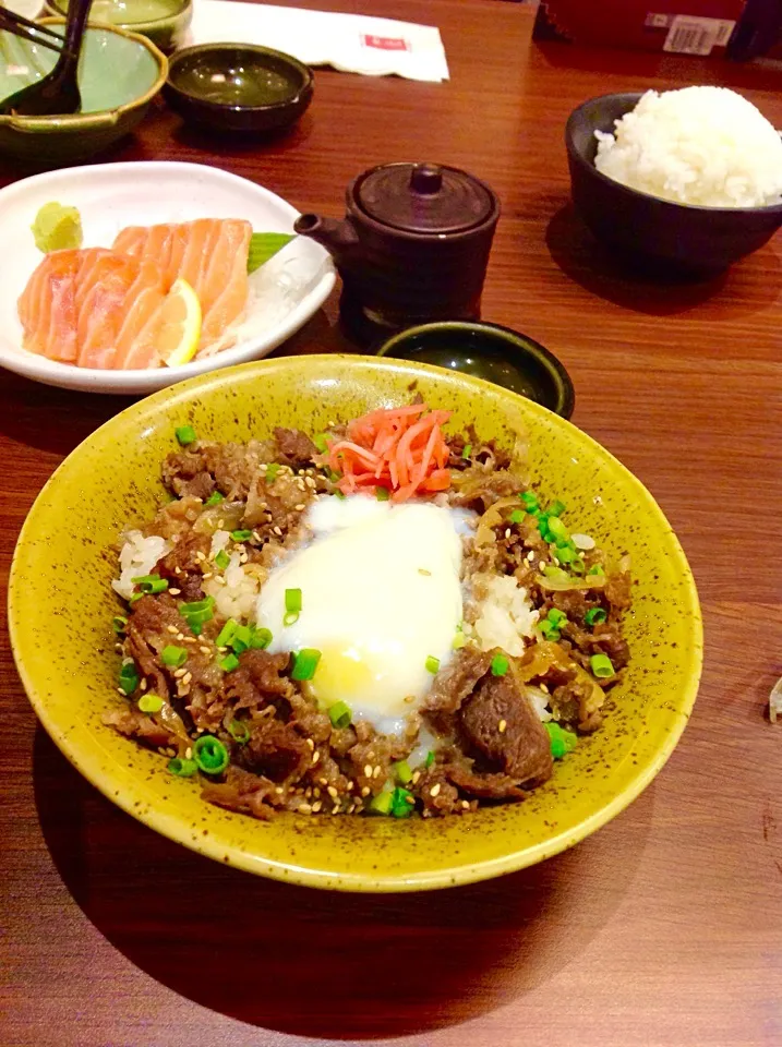 Slice Beef with Volcanic boil egg Rice|Mariano Ngさん