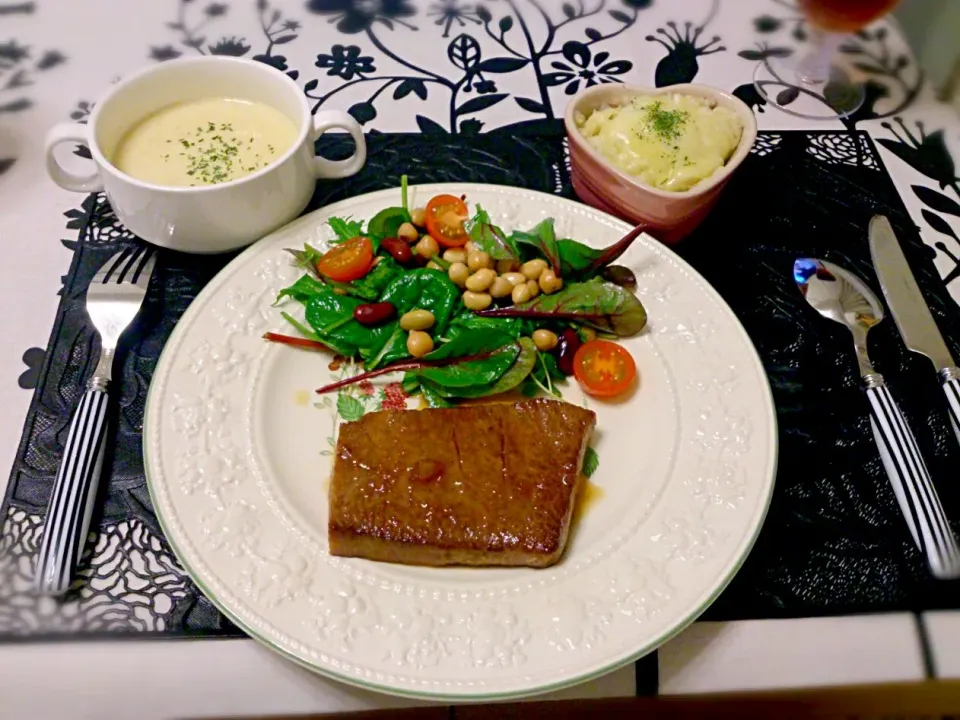 Snapdishの料理写真:♪♪ちょっぴり豪華ステーキdinner♪♪|まりぃなさん