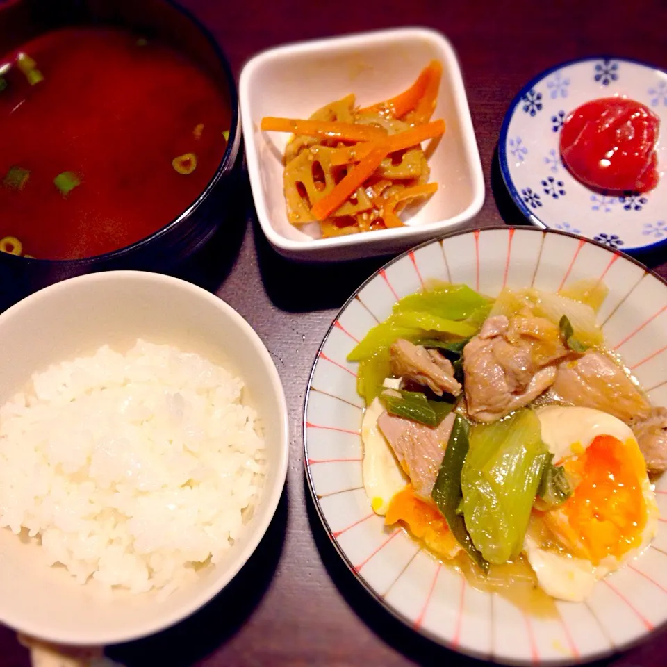 鶏肉とネギの炊いたん、蓮根のきんぴら、きのこの味噌汁|ぼぶさん