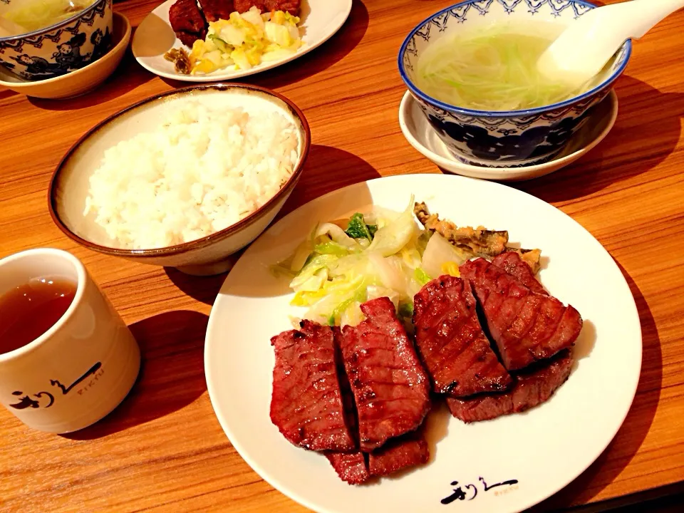 Snapdishの料理写真:牛タン定食|Ａｋａｒｉ♡さん