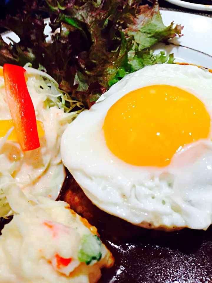 Pork Hamburg with fried egg|uthaitipさん