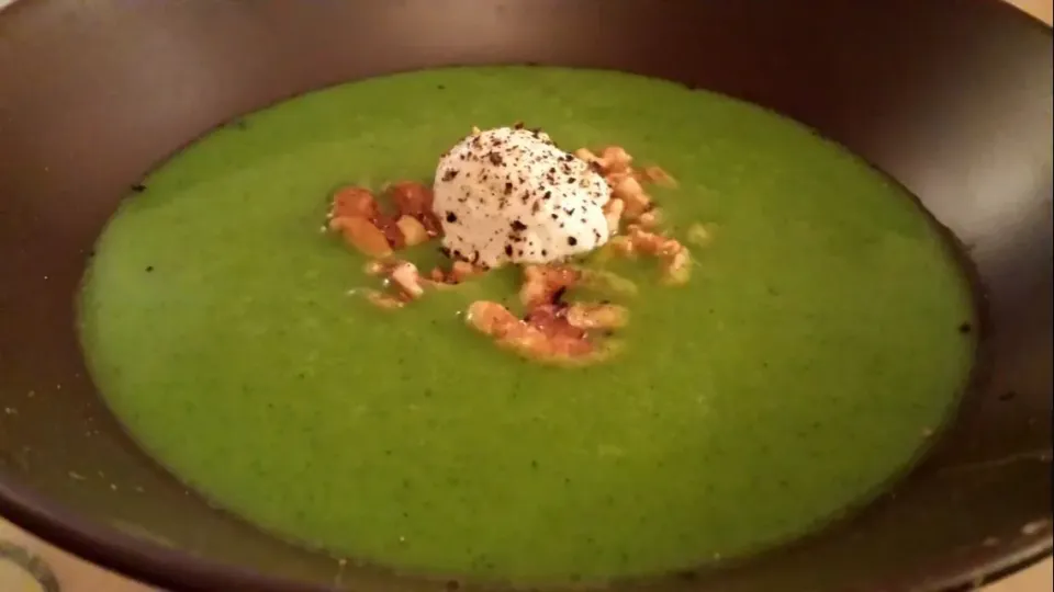 Broccoli soup with goat cheses|Momoko Chanさん