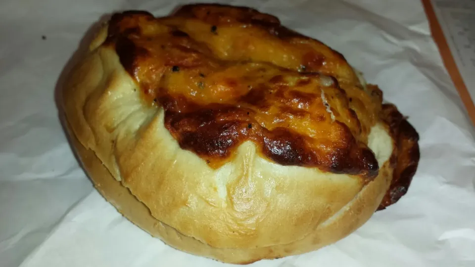 Tomato Mozzarella Supreme Bagel|Christian J. Torres Cañarteさん