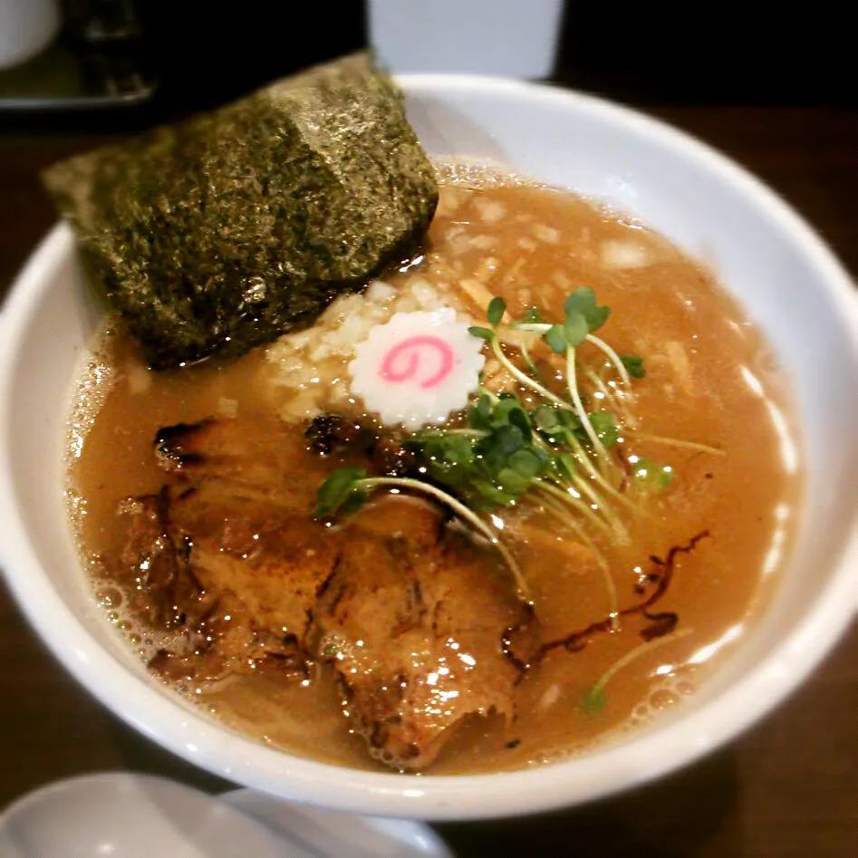 淡麗煮干し醤油そば。|よちやまさん