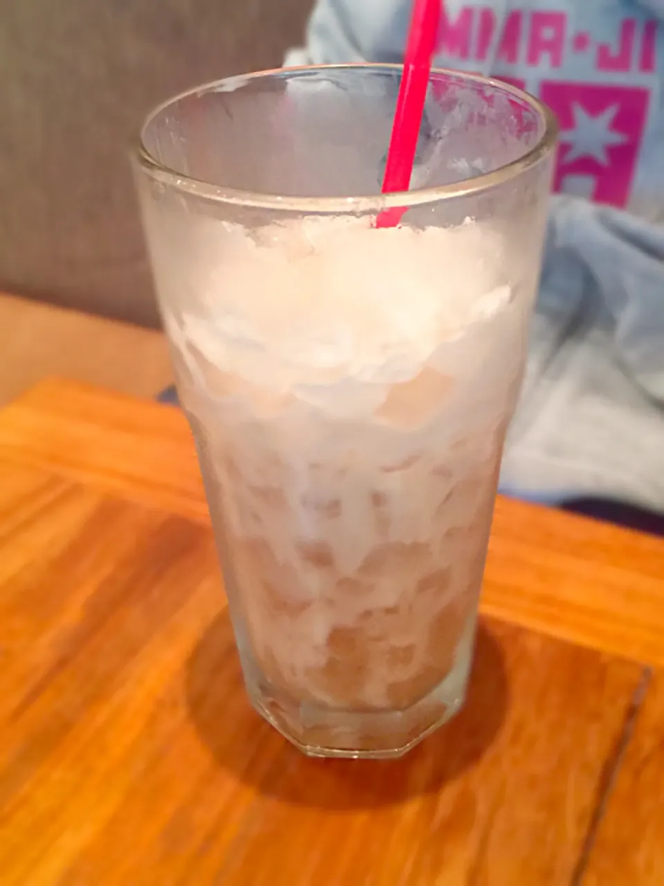 Snapdishの料理写真:コーラフロート飲んだら殆ど氷で少ししか飲めなかった（笑）|Yuji Tさん