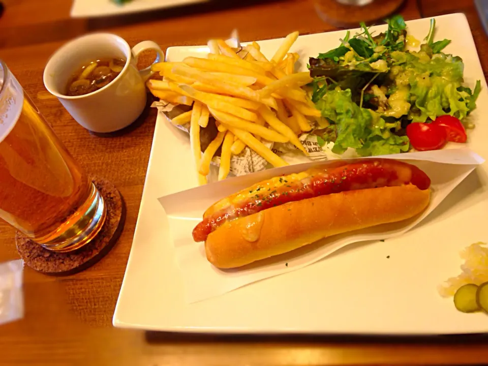 🍔チーズ ホットドック プレート＆ハートランド🍺|マニラ男さん