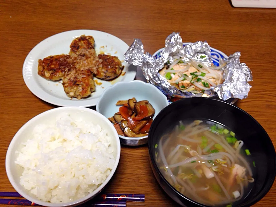 椎茸の大根餅と鮭のバター焼きと椎茸の佃煮と海鮮スープ|Kaori Nakamuraさん