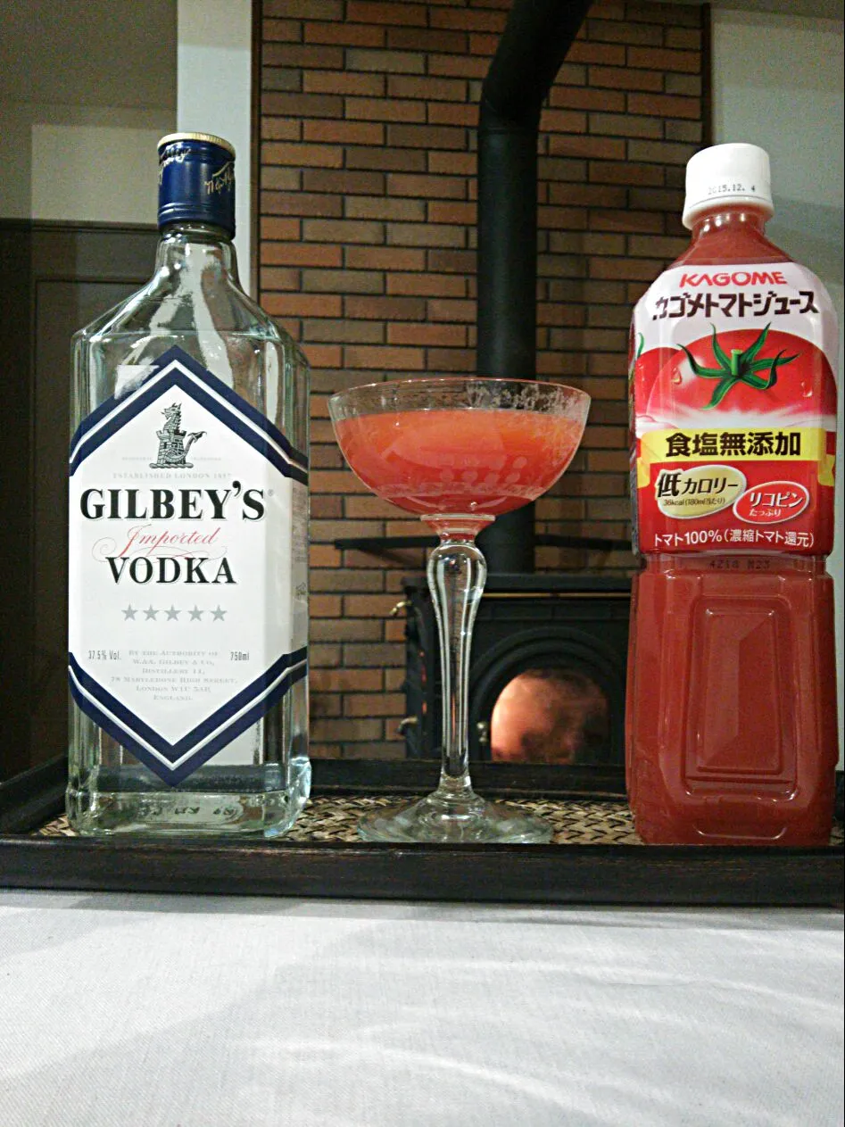 Bloody Mary without salt～♪
今夜のとりあえずは、塩分控えめのブラディーマリー(^_^)/~~|quitaさん