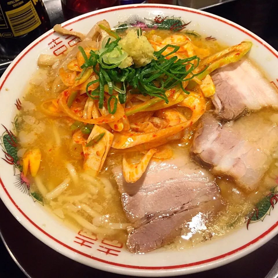 Snapdishの料理写真:さいころの限定の辛ネギ味噌ラーメン|ラーメンの小池さん