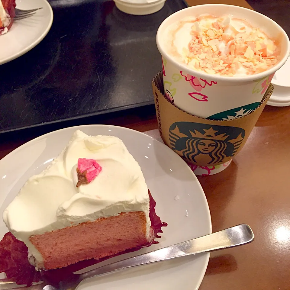 Caramelly SAKURA Chocolate Latte, SAKURA Chiffon Cake|maixx ใหม่さん