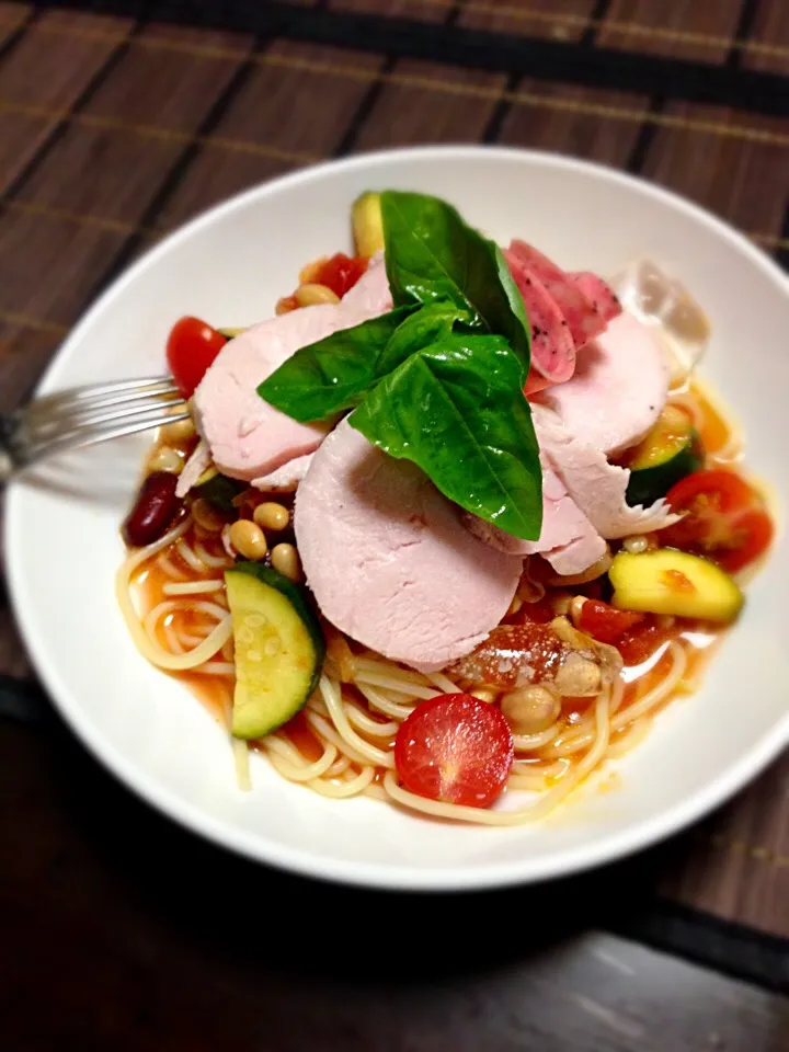 ❤︎鶏ハムとミックスビーンズの冷製トマトスパ❤︎ Chikin hum & mixbeans, cold tomato sorce spaghetti|botanさん