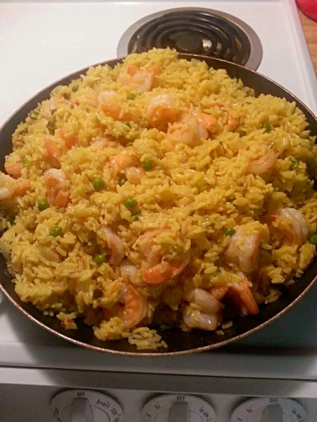 Snapdishの料理写真:Shrimp Fried Rice 🍤 Sunday Family #Supper #Fried Rice #Seafood #Side dish 😆 #Family #Eat #Love #Pray 💓 😃|Alisha GodsglamGirl Matthewsさん