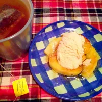 Snapdishの料理写真:Baked Apple with rooibos tea|Casioさん