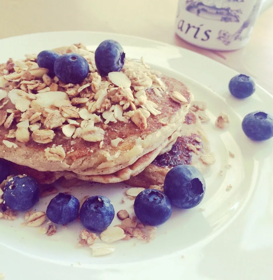 Vegan banana pancakes with almond butter|gabyさん